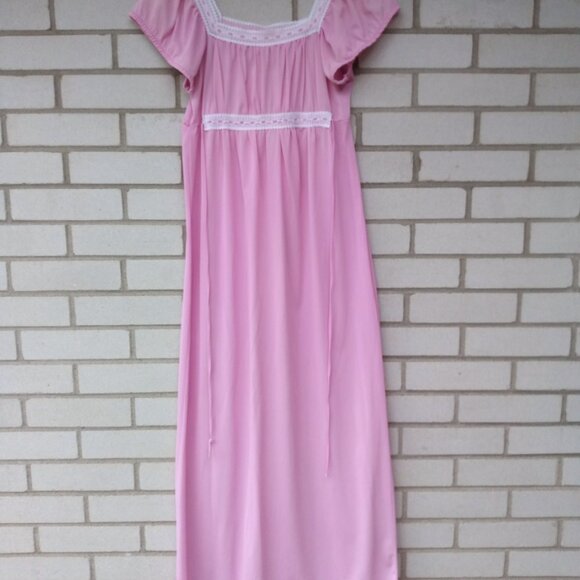 Vintage Purple Nylon Nightgown Long Nightie 31"B Medium Empire Waist - Picture 2 of 12